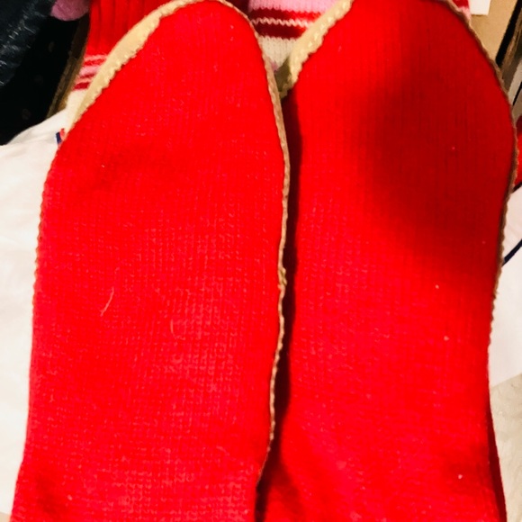 VS PINK MukLuks knee high with hearts and dog logo RARE SIZE MED 8-10 - Picture 6 of 9